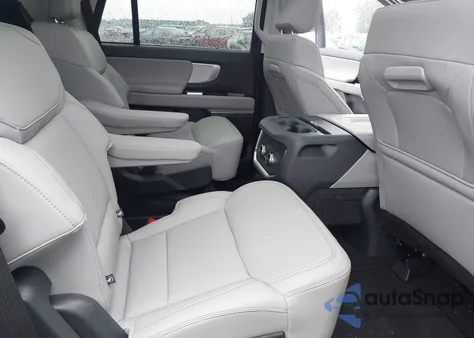 2025 Ford Expedition Active z USA, uszkodzony, nr VIN 1FMJU1J87SEA29225